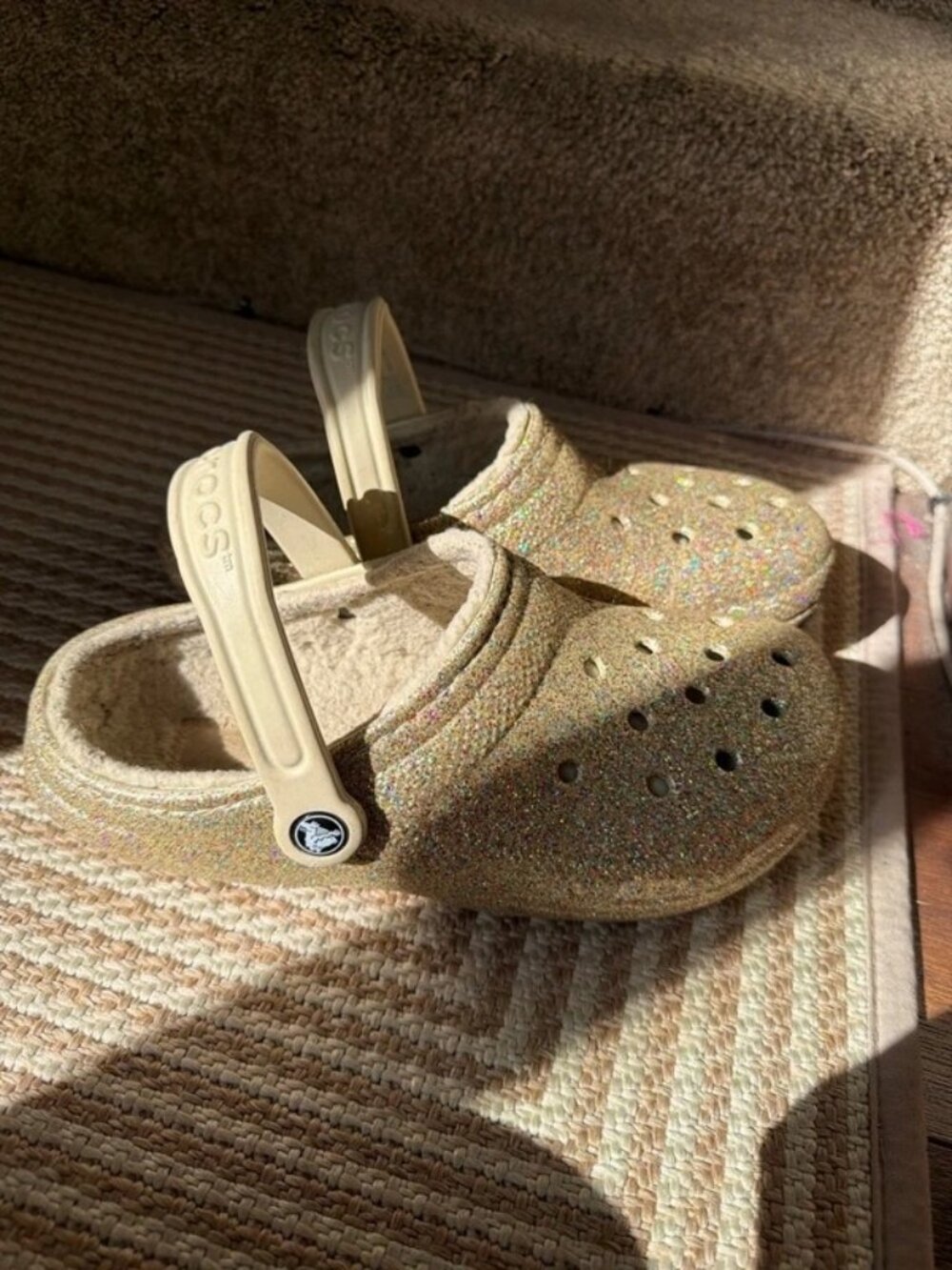 Crocs Classic Glitter Lined Gold Clogs Unisex US M7 W9 UK M6 W7 EU39-40 Fuzzy